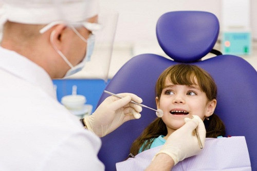 В каких случаях возникает необходимость посещения детского стоматолога