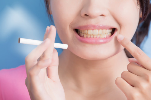 Как курение может повлиять на здоровье зубов?