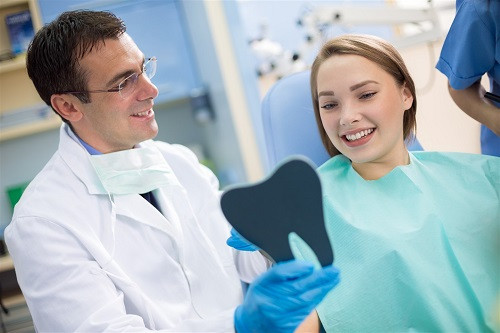 8 признаков того, что вам пора к стоматологу