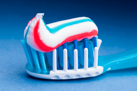 Как правильно делать повседневную чистку зубов